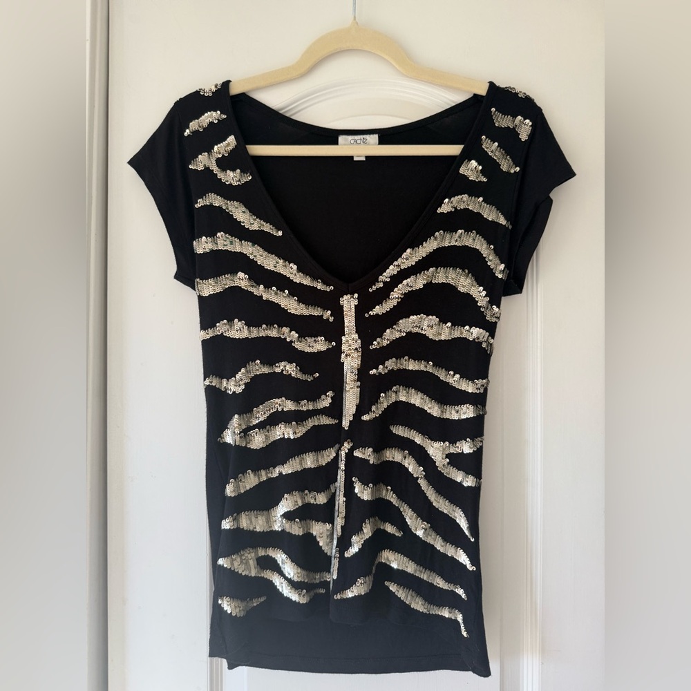y2k cache sequin tee size medium